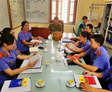 Viện KSND huyện Đông Anh trực tiếp kiểm sát việc tạm giữ, tạm giam và thi...